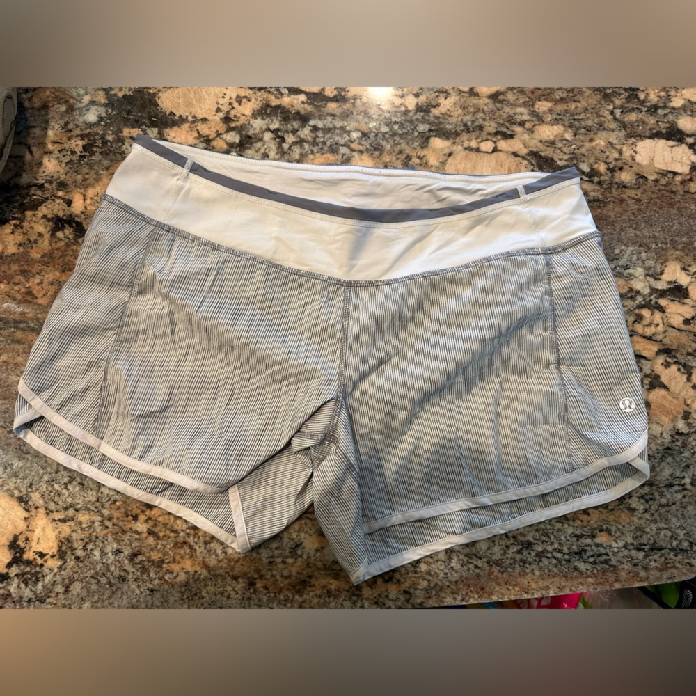 Lululemon shorts size 10